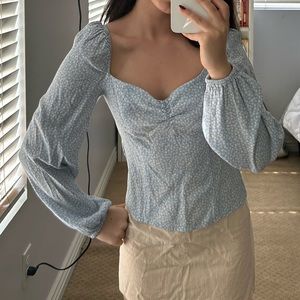 baby blue floral puff sleeve top 💌